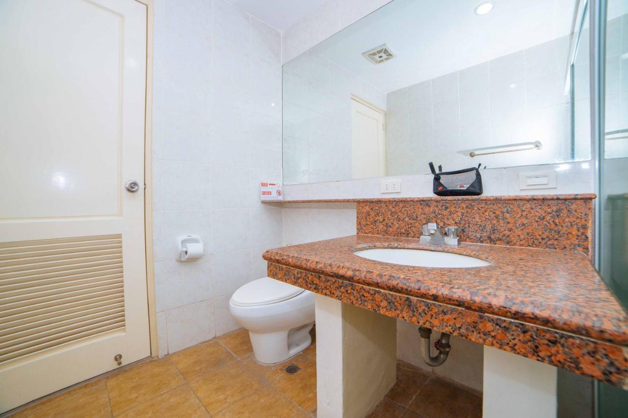 Reddoorz Premium @ Korea Town Angeles City Kültér fotó